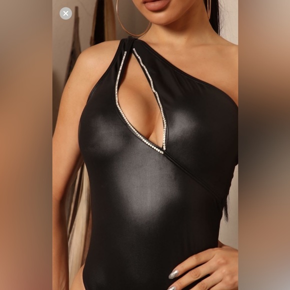 Fashion Nova rhinestone swim🖤 - Picture 3 of 8